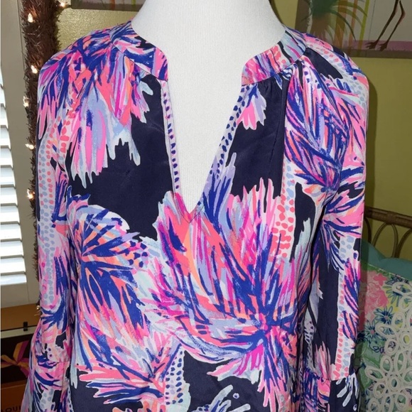 Lilly Pulitzer NWT Matilda Silk Top Bright Navy Palms Up $168 Size XXS - Picture 2 of 8